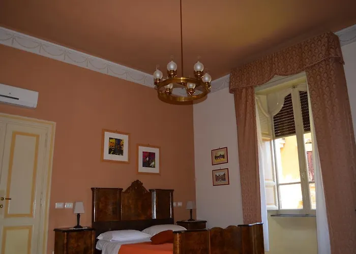 Oda ve Kahvaltı Charming House Roma