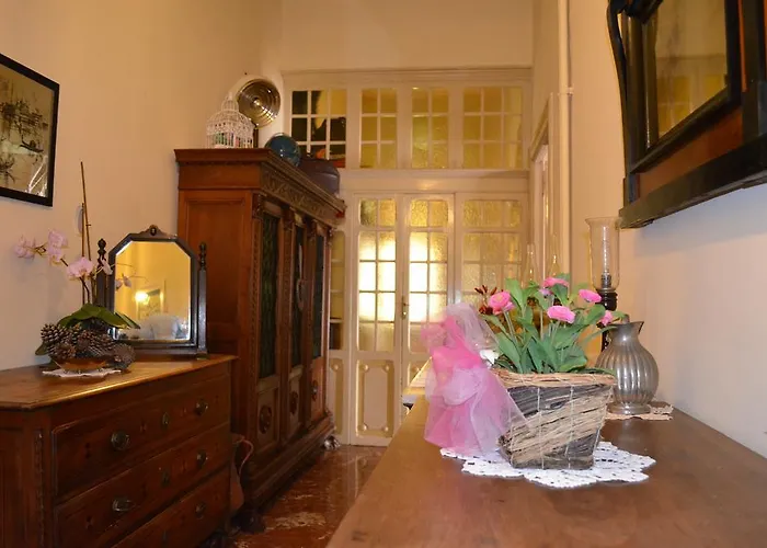 Charming House 2*