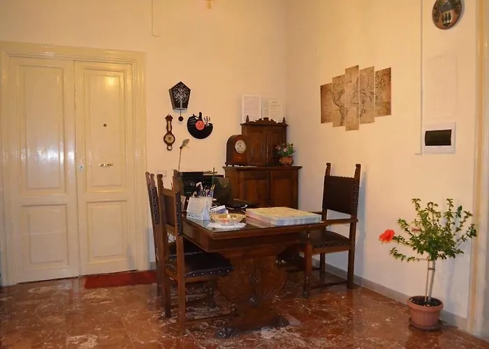 Charming House 2*