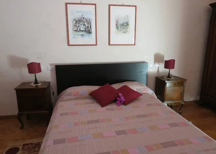 Charming House 2*